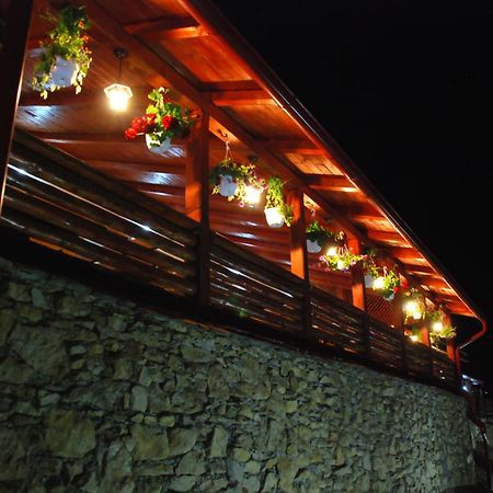 Casa Someseana Guest House Gilgau ภายนอก รูปภาพ