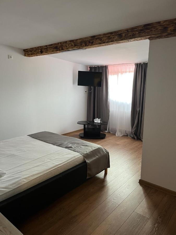 Casa Someseana Guest House Gilgau ภายนอก รูปภาพ