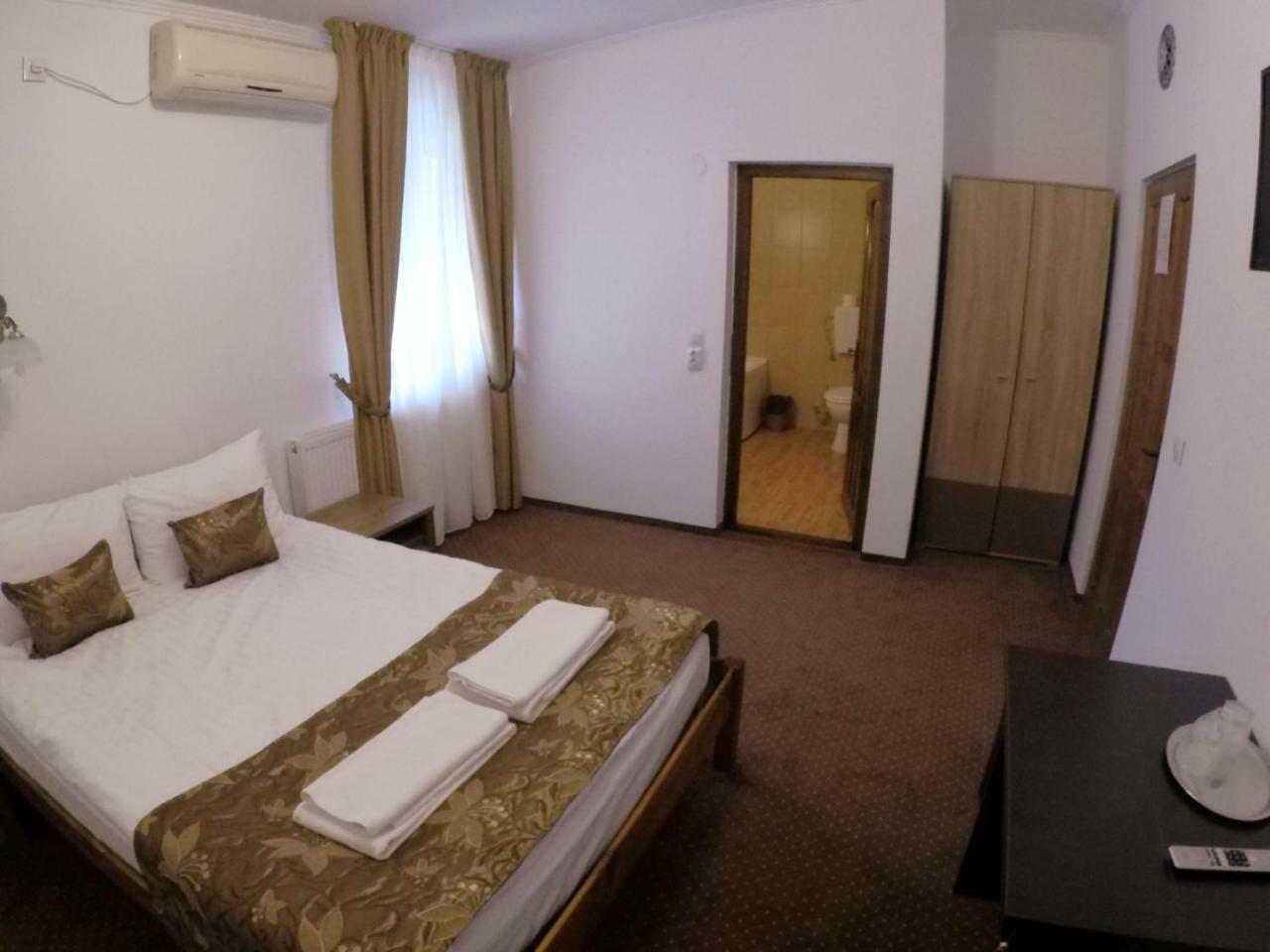 Casa Someseana Guest House Gilgau ภายนอก รูปภาพ