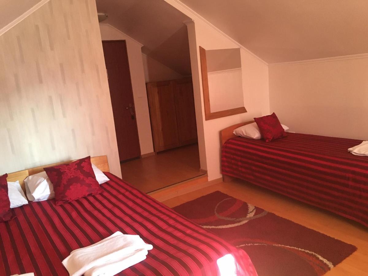 Casa Someseana Guest House Gilgau ภายนอก รูปภาพ