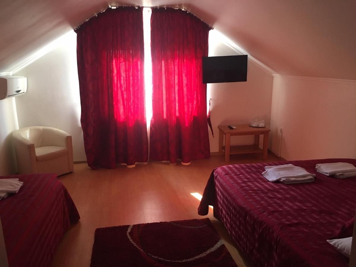 Casa Someseana Guest House Gilgau ภายนอก รูปภาพ